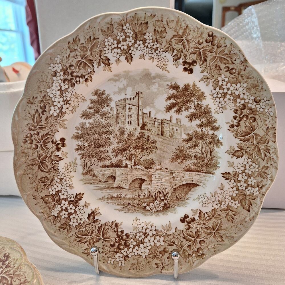 4 J&G Meakin Romantic England Derbyshire Haddon Hall 10" Dinner Plates